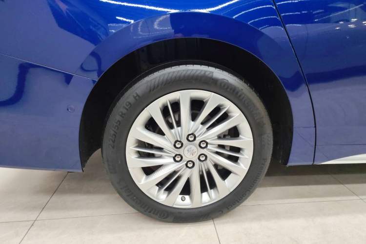 Used Buick Century 2023 2.0T Six-Seater Yinshi Edition
