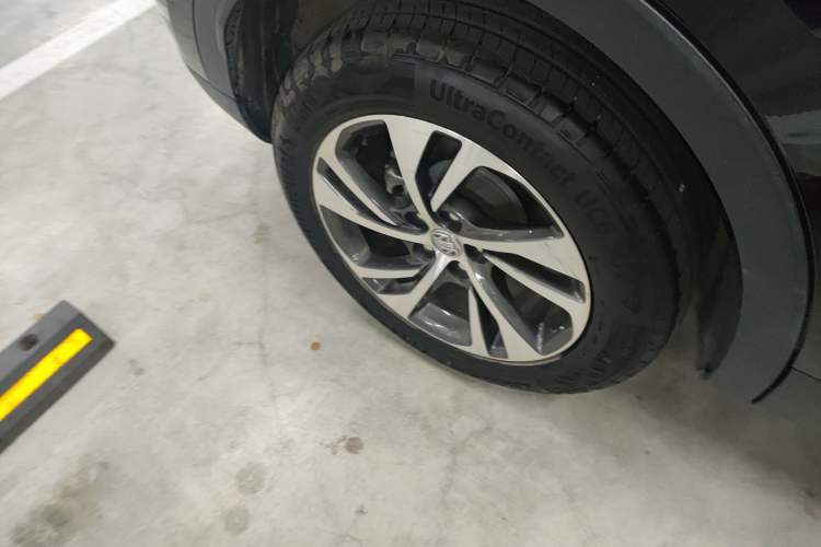 Used Buick Envision 2023 Encore S 552T Two-Wheel Drive Luxury Model
